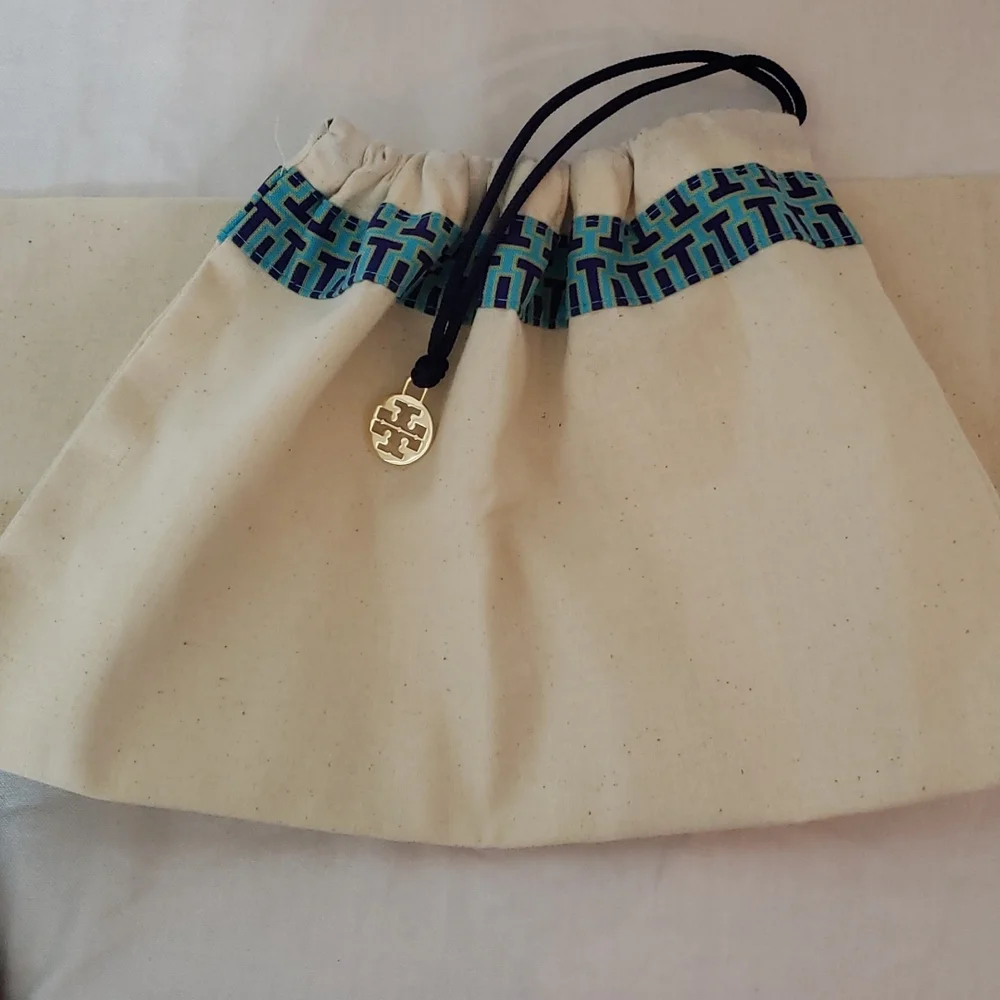 Tory Burch Weston Full Logo Thong Sandal - Picture 8 of 9